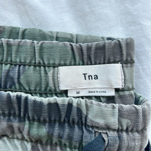 TNA camouflage cargo pants size medium - Picture 2 of 2